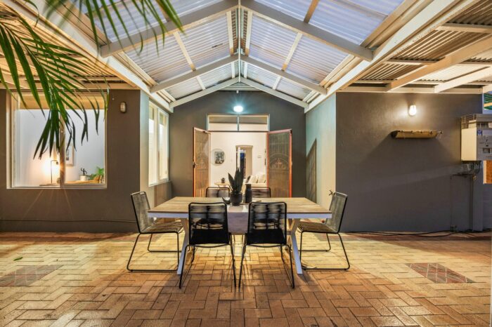 110 Whatley Cres Maylands WA 6051 Australia