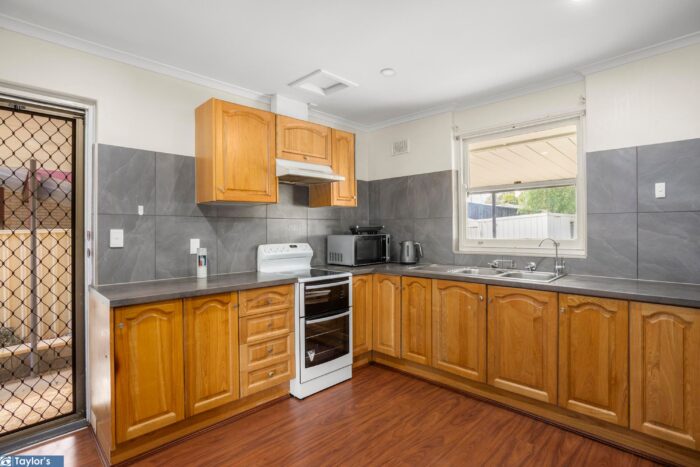 17 Wyndham Cres Surrey Downs SA 5126 Australia