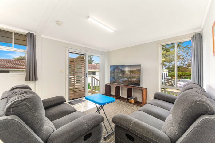 Unit 1/1A Cutler Dr Wyong NSW 2259, Australia