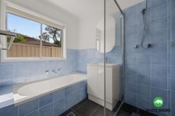 2/4 Adams St Queanbeyan West NSW 2620, Australia