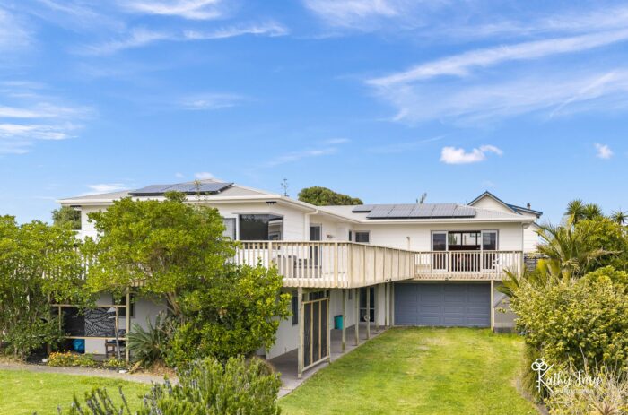 6 Bayly Street Baylys Beach Kaipara Northland 0377, New Zealand