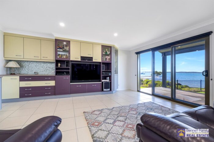 35 Base St Victoria Point QLD 4165, Australia