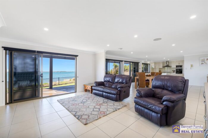 35 Base St Victoria Point QLD 4165, Australia