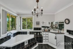17 Beveridge Dr Green Point NSW 2251, Australia