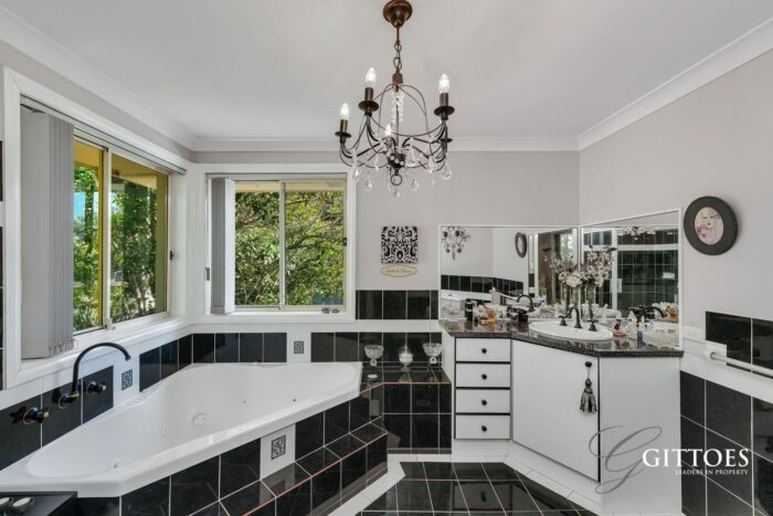 17 Beveridge Dr Green Point NSW 2251, Australia