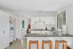 17 Beveridge Dr Green Point NSW 2251, Australia