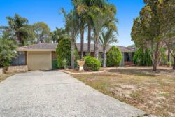 3 Alpin Ct Coolbellup WA 6163, Australia