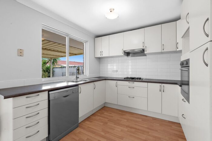 3 Alpin Ct Coolbellup WA 6163, Australia