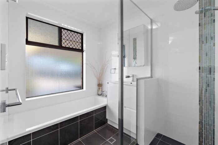 3 Alpin Ct Coolbellup WA 6163, Australia