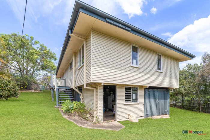 16 Casmaria St Mansfield QLD 4122, Australia