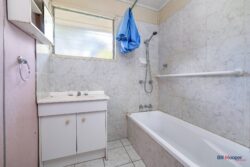 16 Casmaria St Mansfield QLD 4122, Australia