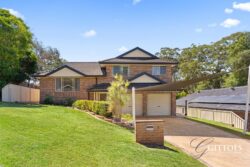 8 Blue Wren Cl Green Point NSW 2251, Australia