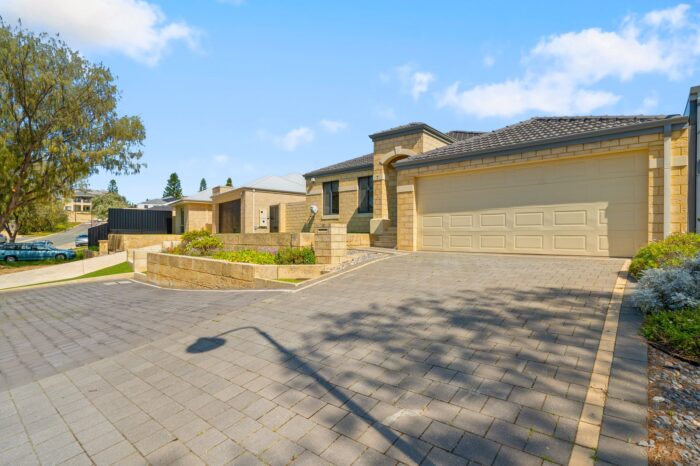 7 Bottlebrush Ln Wannanup WA 6210, Australia
