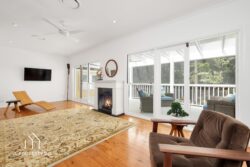 63 Crystal Ave Pearl Beach NSW 2256 Australia