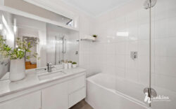 4 Fiona Ct Ringwood VIC 3134, Australia