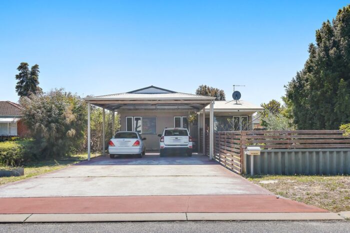 5 Gilroy St Cloverdale WA 6105, Australia