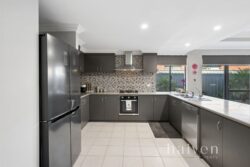 9 Dunbar Way Canning Vale WA 6155, Australia