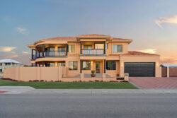 37 Lord Hobart Dr Madora Bay WA 6210, Australia