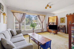 27 Kimbarra Cl Kotara NSW 2289, Australia