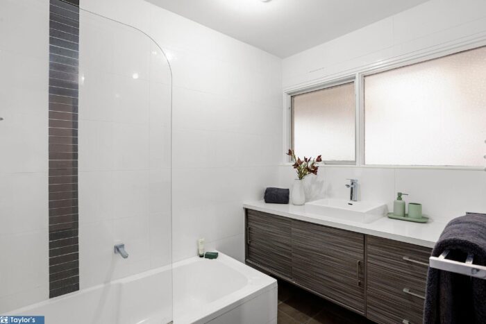 22 Landy Ave Gulfview Heights SA 5096, Australia