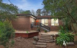 110 Narr-Maen Dr Croydon Hills VIC 3136, Australia