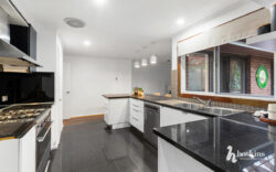 110 Narr-Maen Dr Croydon Hills VIC 3136, Australia