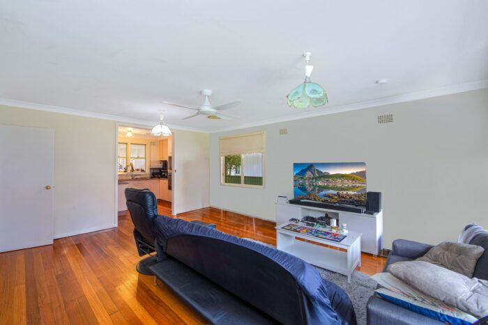 15 Northcott Ave Watanobbi NSW 2259, Australia