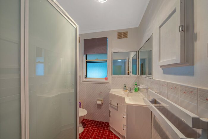 15 Northcott Ave Watanobbi NSW 2259, Australia