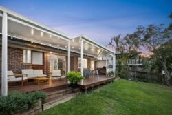 19 Zinnea St Elanora QLD 4221, Australia