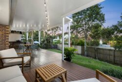 19 Zinnea St Elanora QLD 4221, Australia
