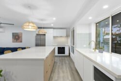 19 Zinnea St Elanora QLD 4221, Australia