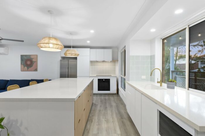19 Zinnea St Elanora QLD 4221, Australia