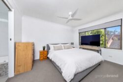 Unit 2/14 Redgrove St Green Point NSW 2251, Australia