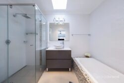 Unit 2/14 Redgrove St Green Point NSW 2251, Australia